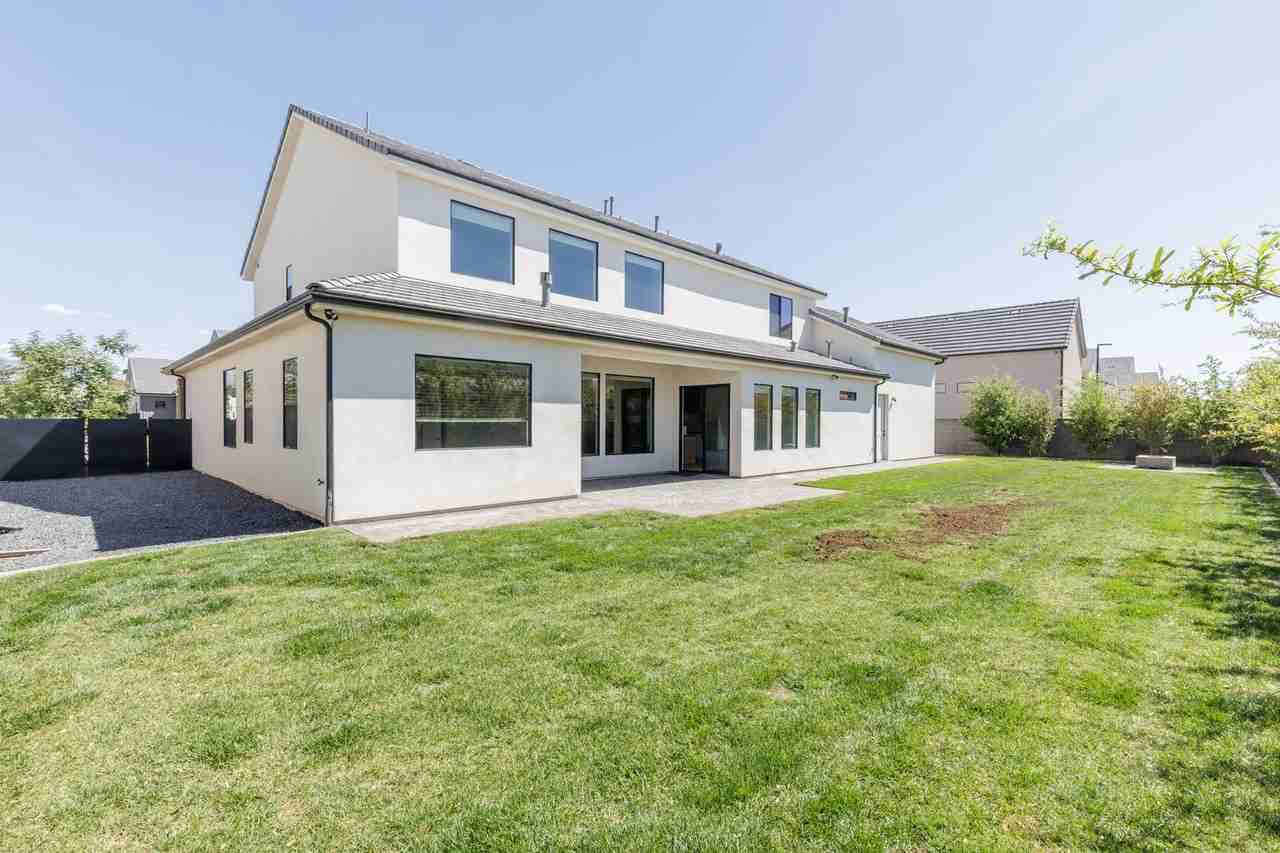 1621 W Approach Ln - Photo 6 of 49