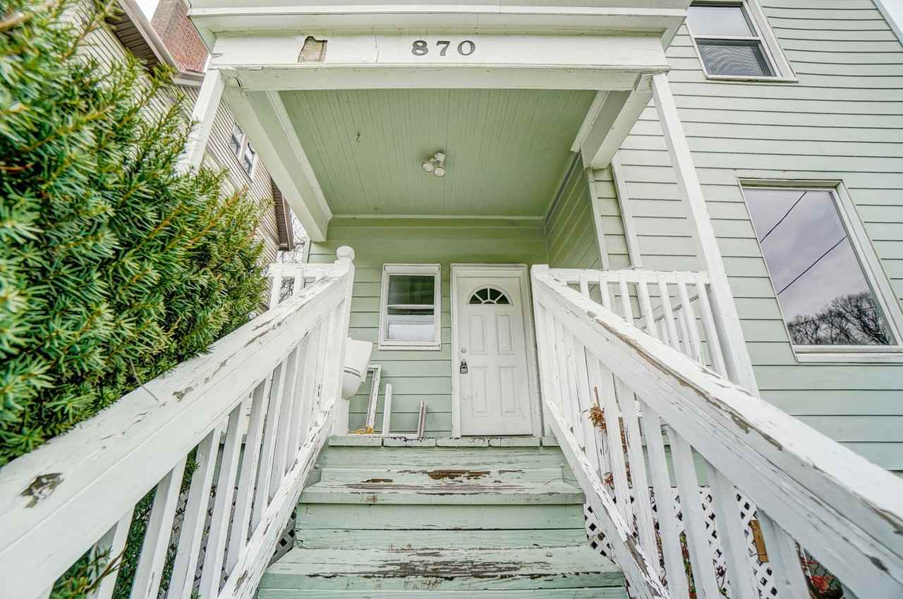 870 Rockdale Ave - Photo 4 of 50