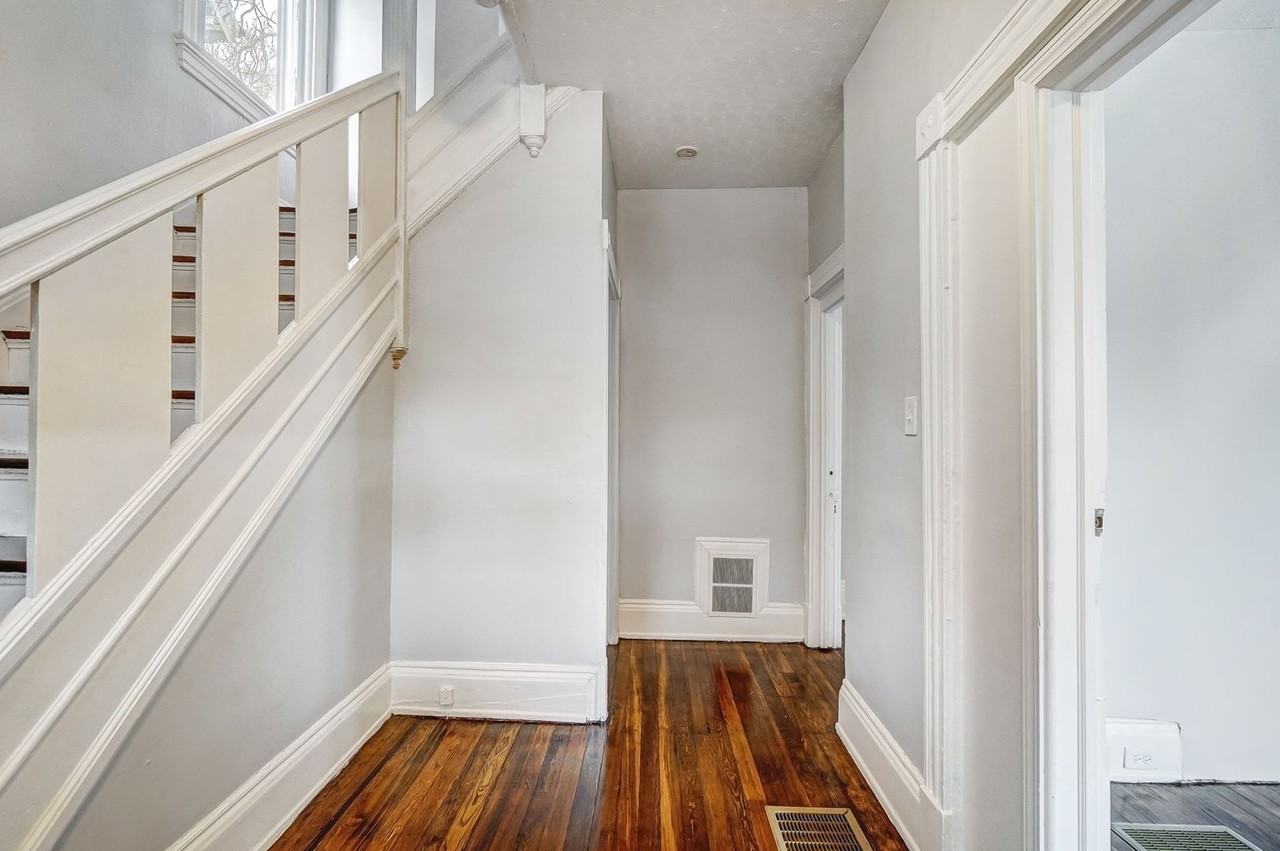 870 Rockdale Ave - Photo 6 of 50