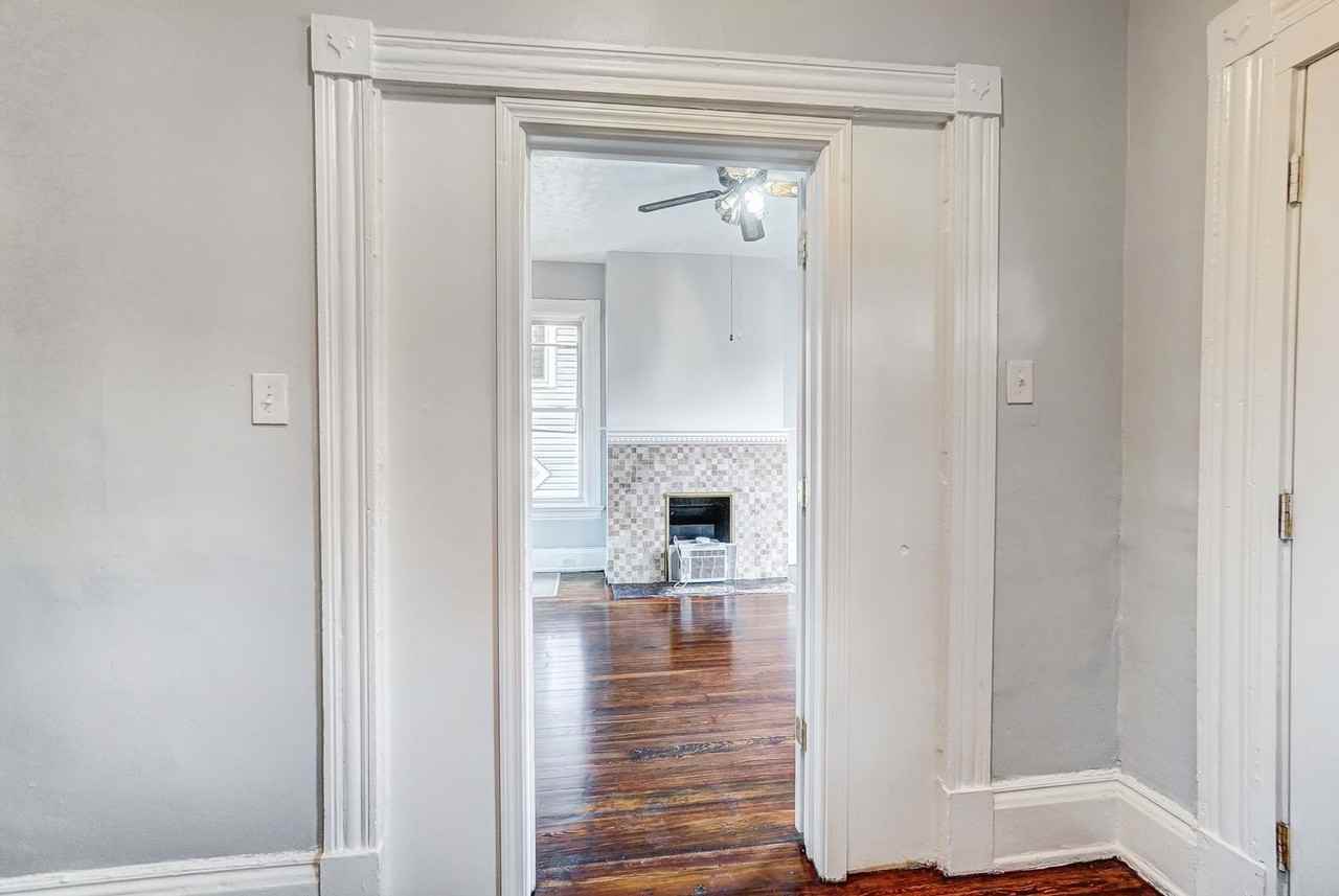 870 Rockdale Ave - Photo 7 of 50