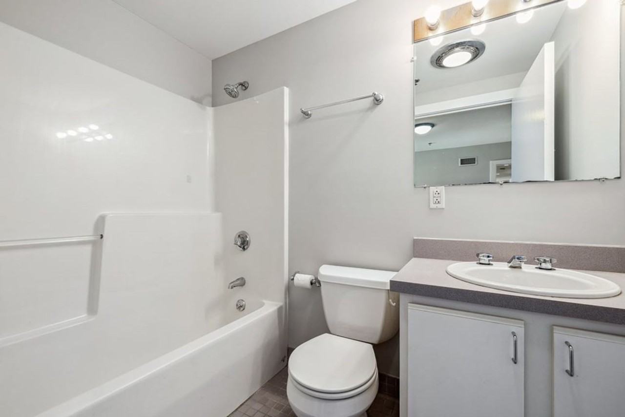 538 Commonwealth Ave - Photo 2 of 8