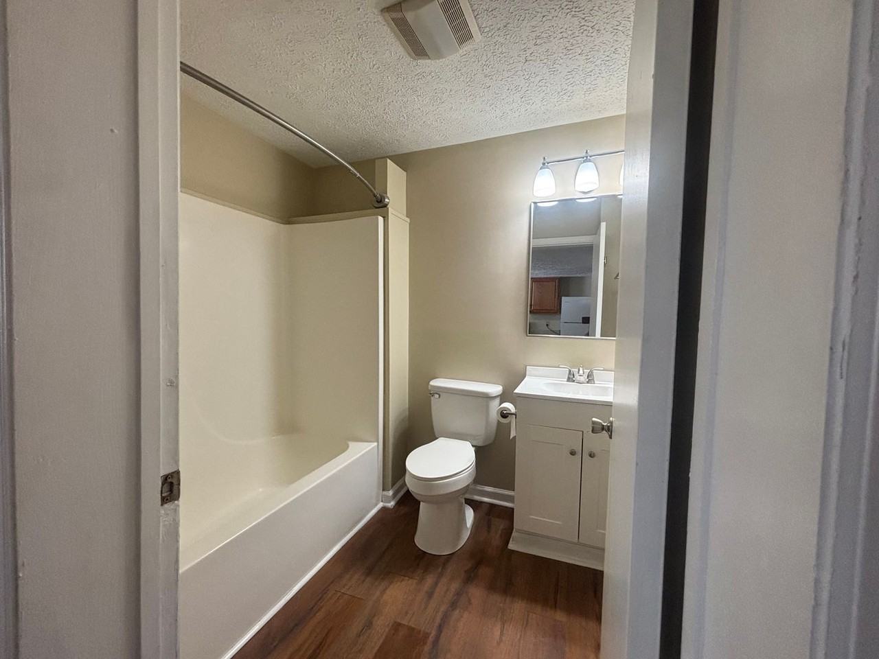 123 Cowan St - Photo 7 of 11