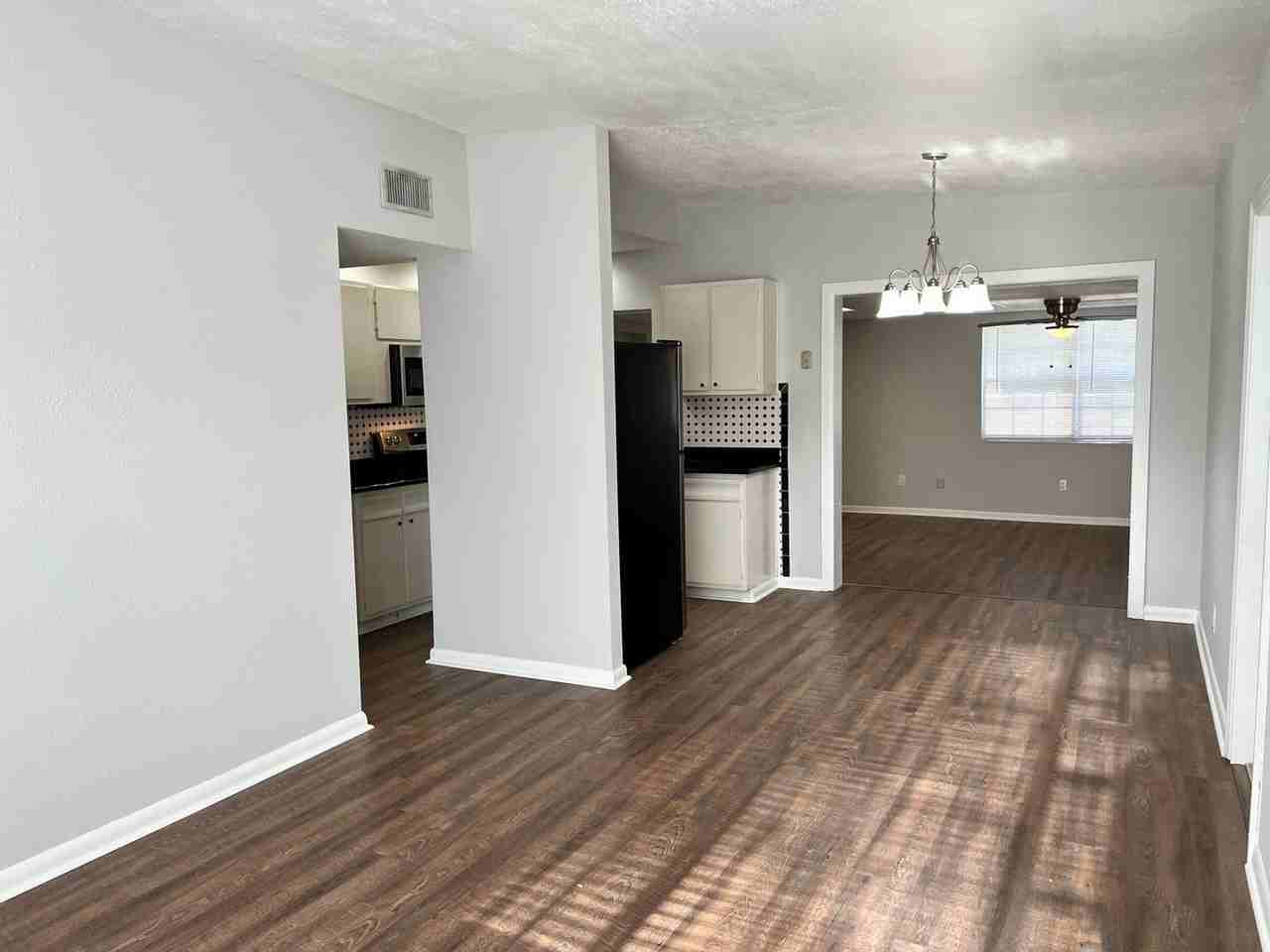 4903 S 83rd St - Photo 5 of 24