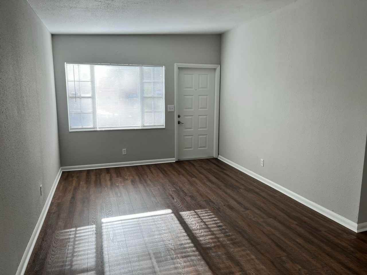 4903 S 83rd St - Photo 6 of 24