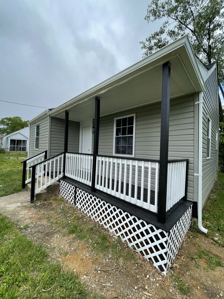 1808 N 24th St #NA - Photo 2 of 17