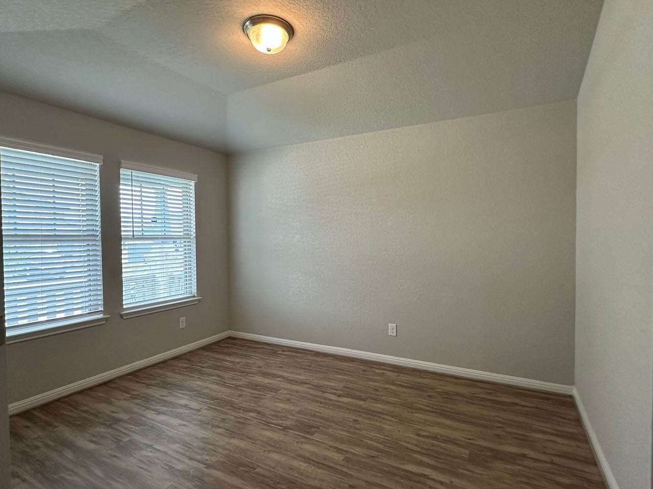 1234 Meyers Mdw - Photo 3 of 26