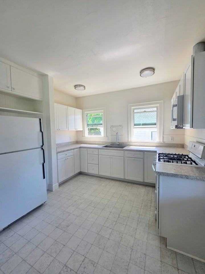 109 Post St - Photo 4 of 26