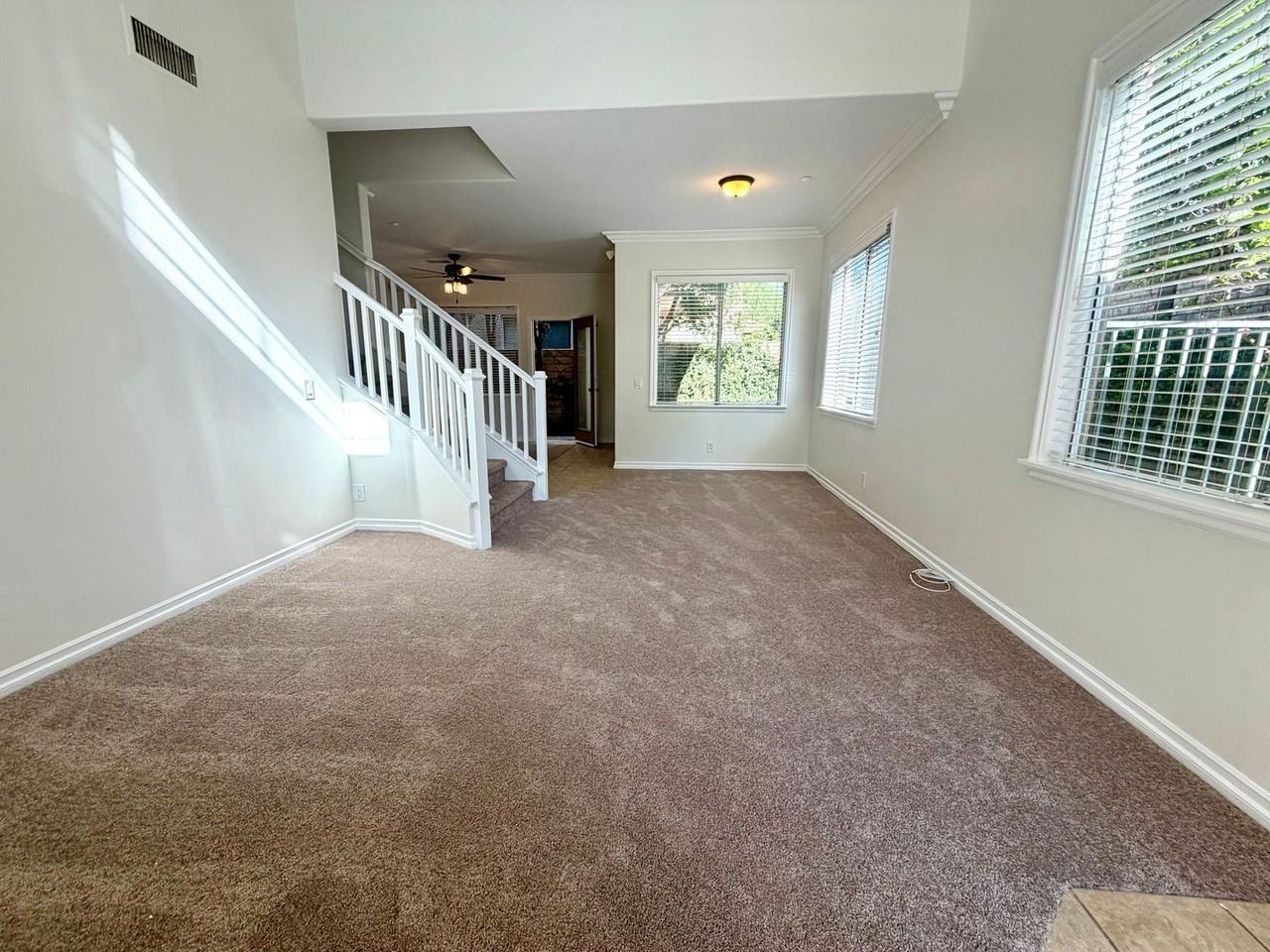 1654 Spinwood Ln - Photo 5 of 32