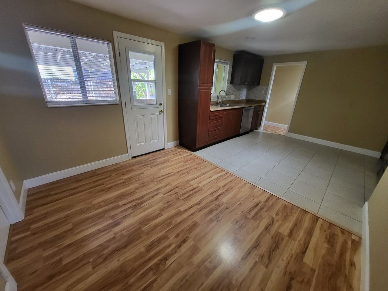 1010 S Division St - Photo 3 of 12