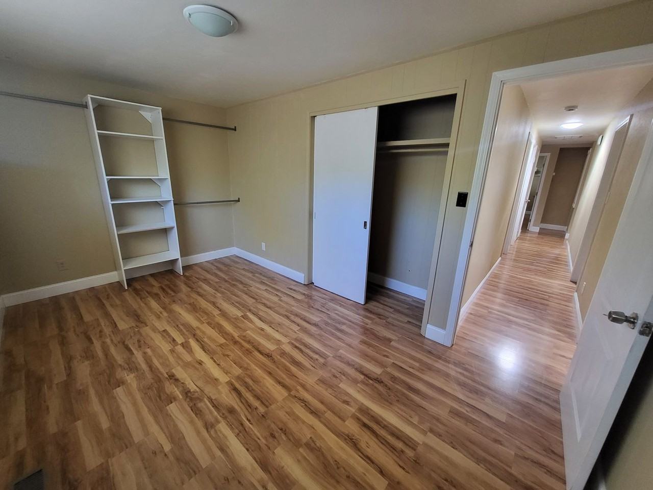 1010 S Division St - Photo 6 of 12