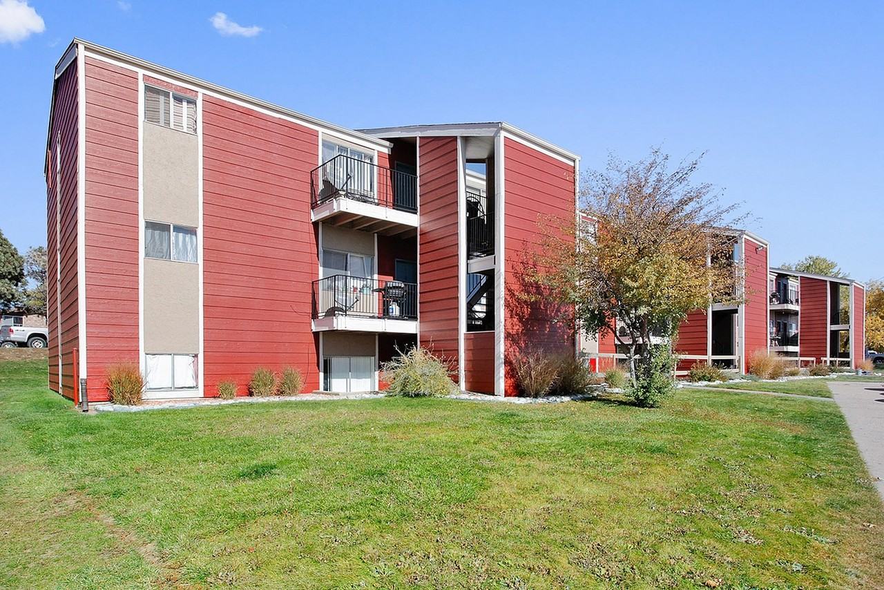 SUNRIDGE APARTMENT HOMES - Photo 3 of 17