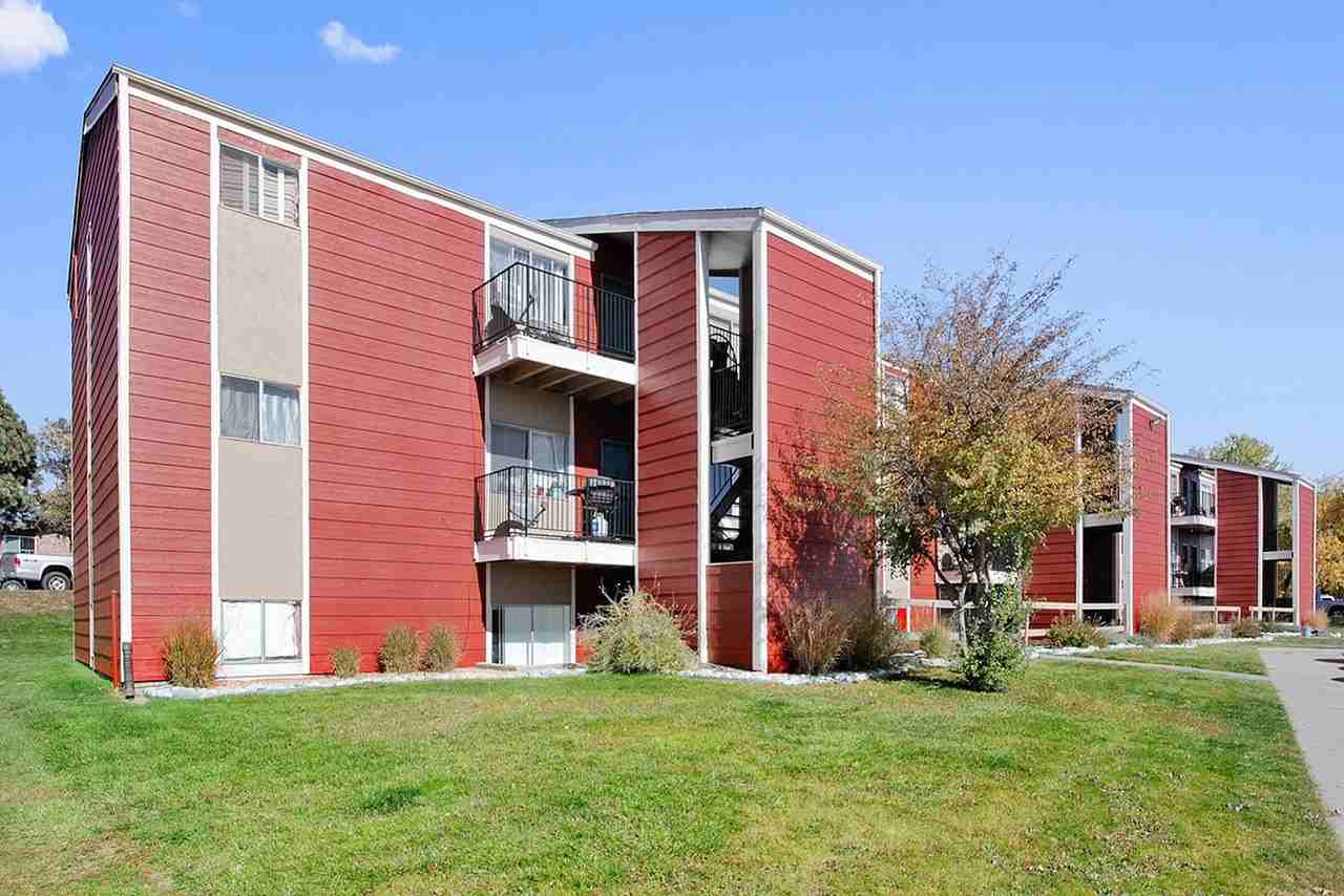 SUNRIDGE APARTMENT HOMES - Photo 5 of 17