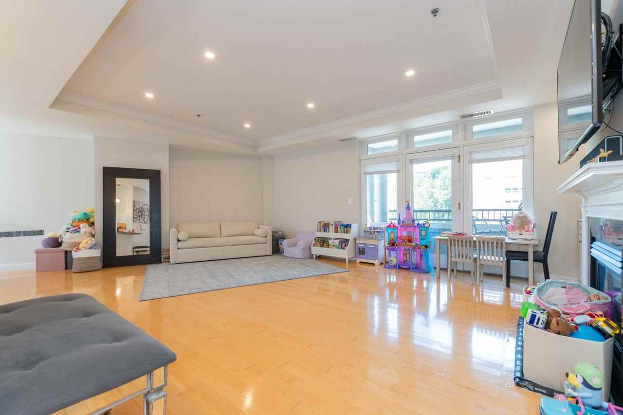 1602 Beacon St - Photo 4 of 6