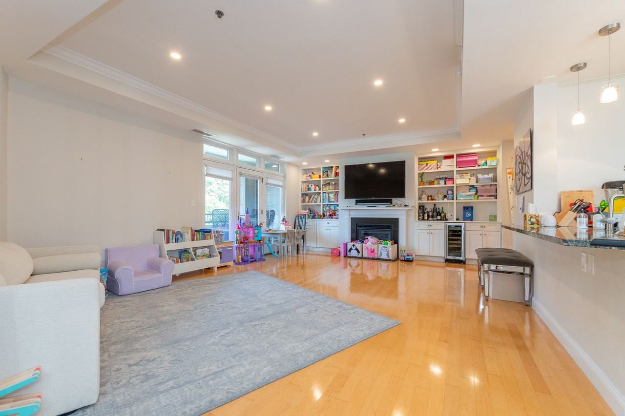 1602 Beacon St - Photo 5 of 6