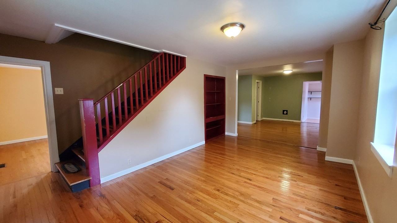 794 Runville Rd - Photo 3 of 29
