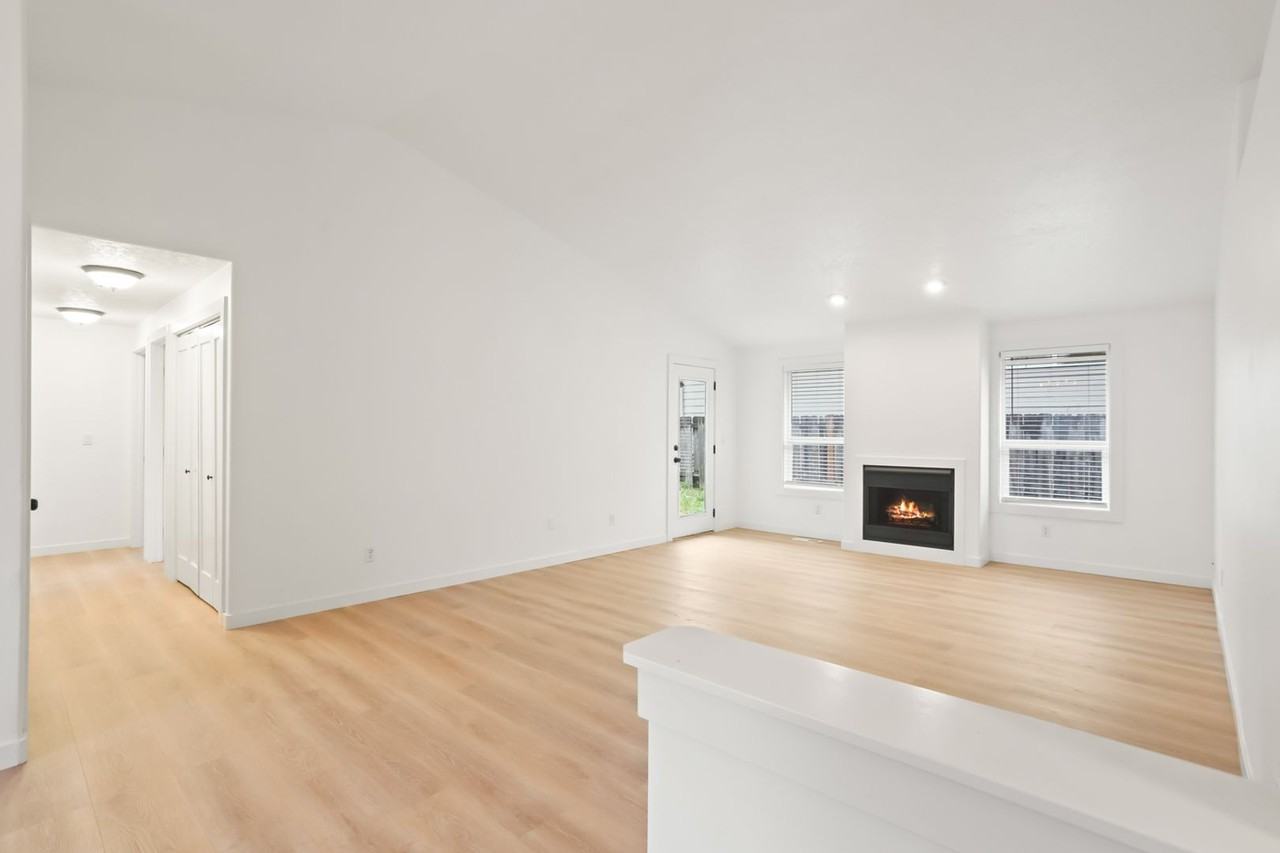 3066 Sw Corbeth Ln - Photo 7 of 41