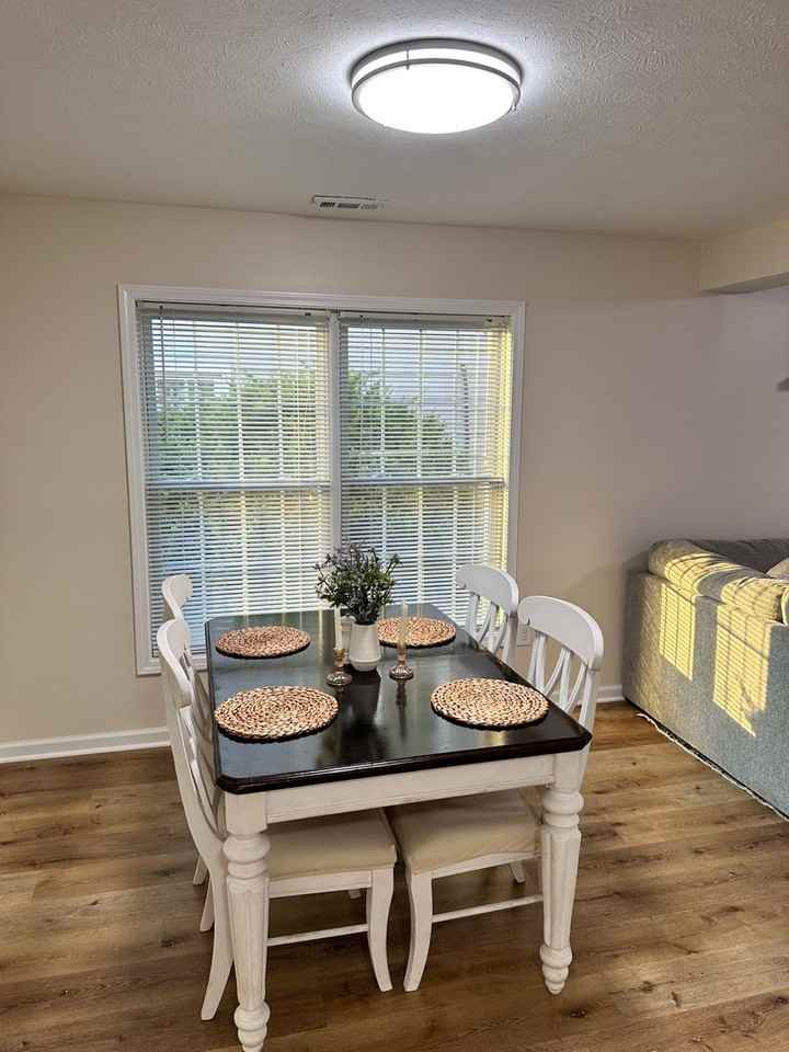 1641 York Dr - Photo 3 of 16