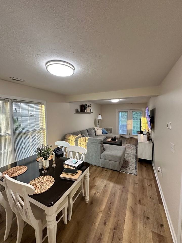 1641 York Dr - Photo 4 of 16