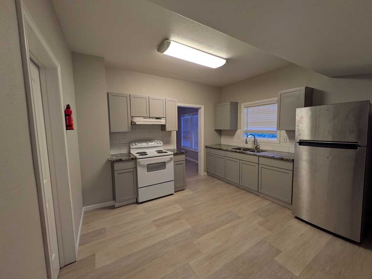 614 Euclid St - Photo 2 of 14