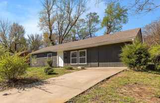 10716 Ewing Ave - Photo 1 of 1