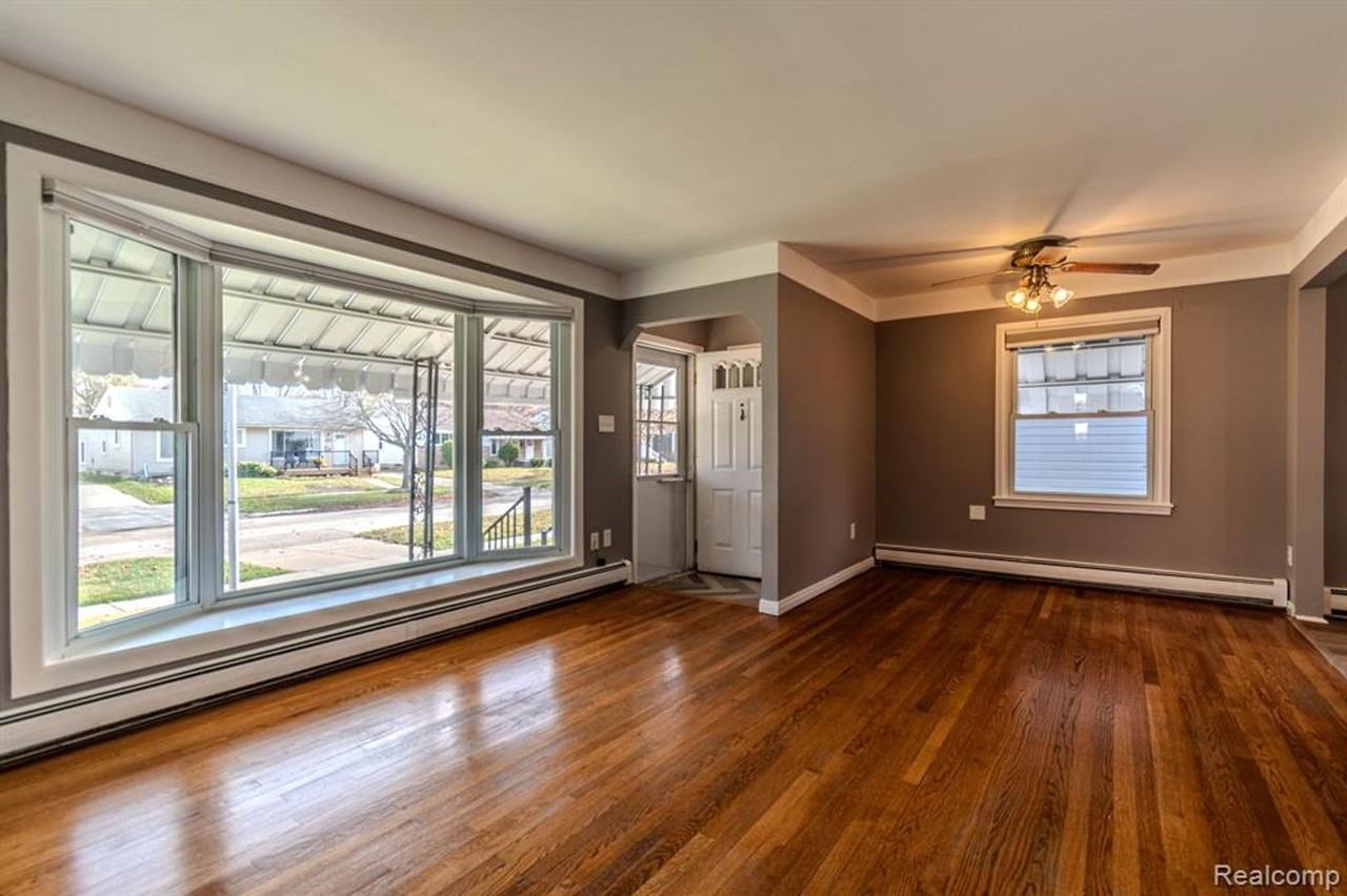 629 N Vermont Ave - Photo 2 of 38