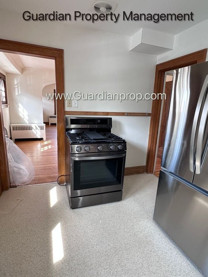 5559 2nd Ave S - Photo 7 of 19