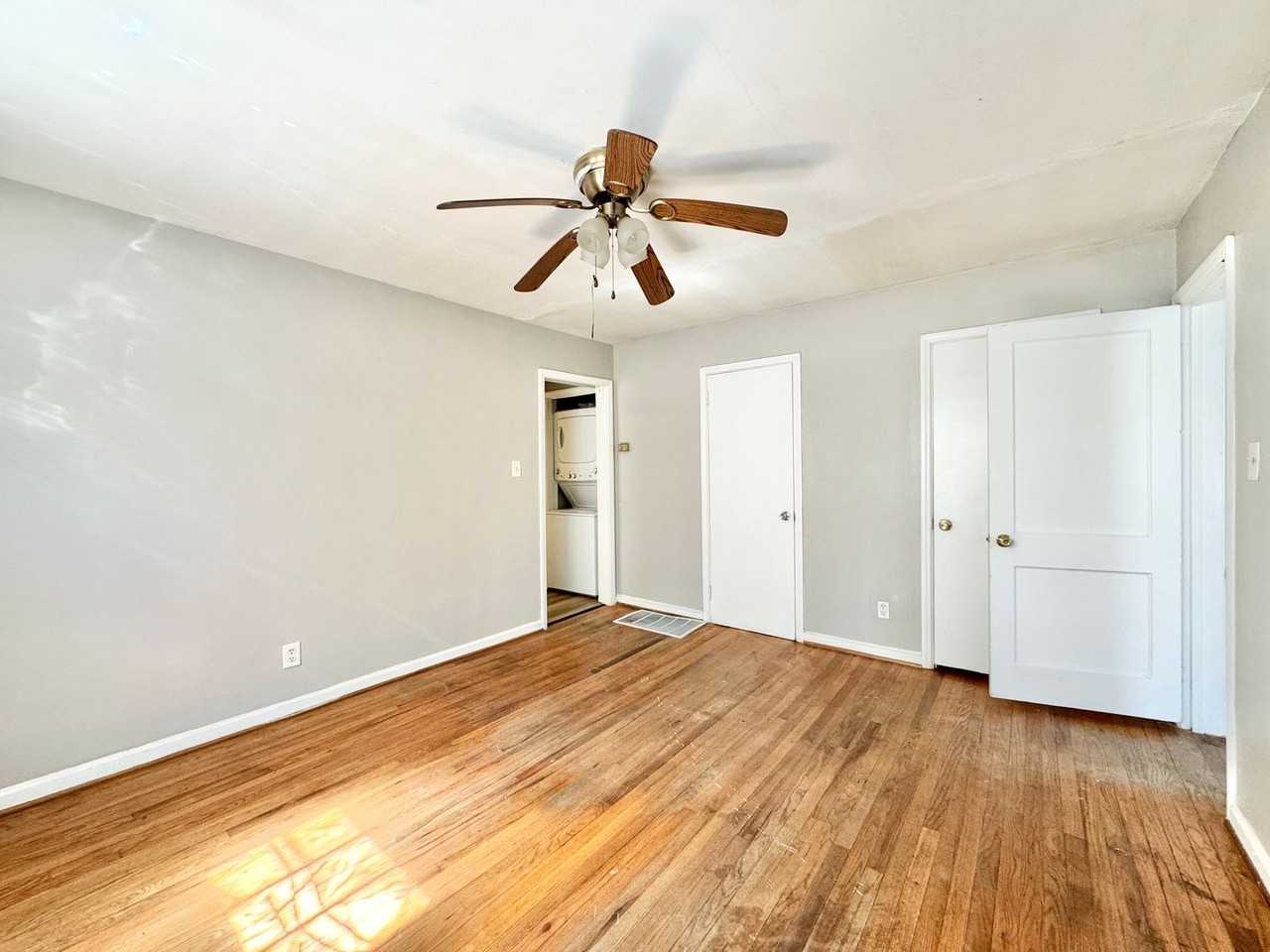 1006 E Side Dr - Photo 3 of 12