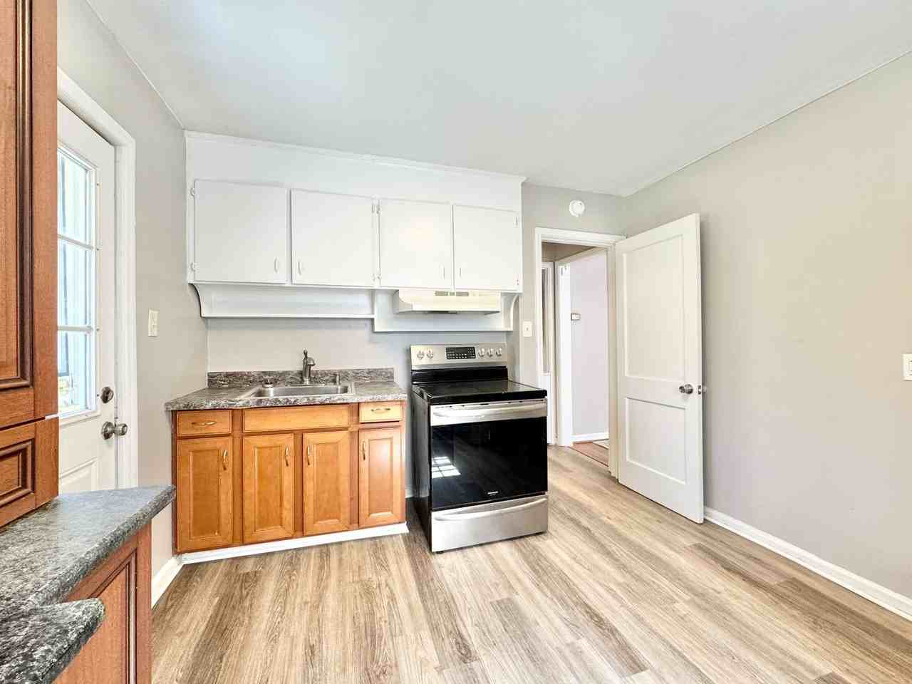 1006 E Side Dr - Photo 7 of 12