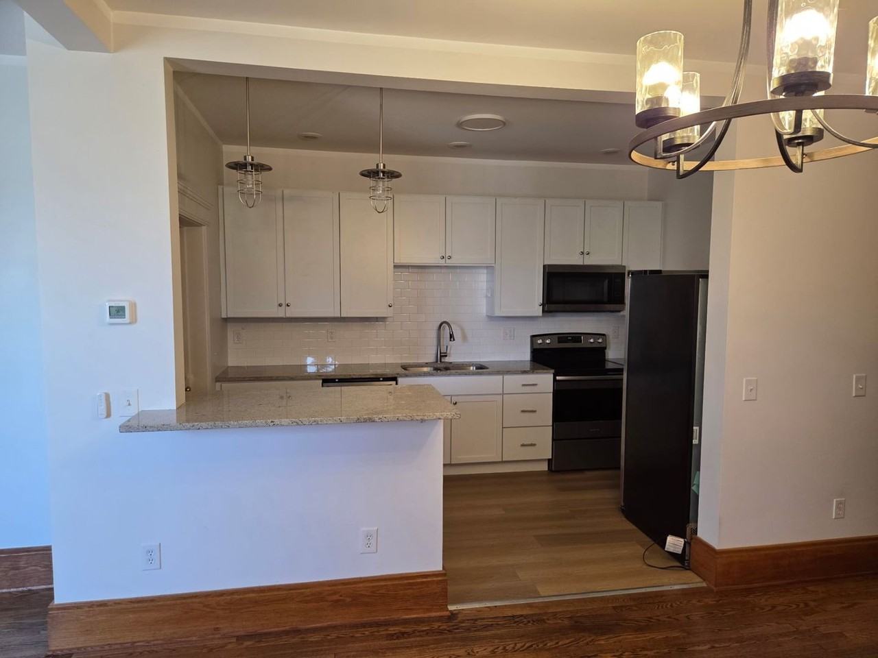 109 Erie St - Photo 4 of 10