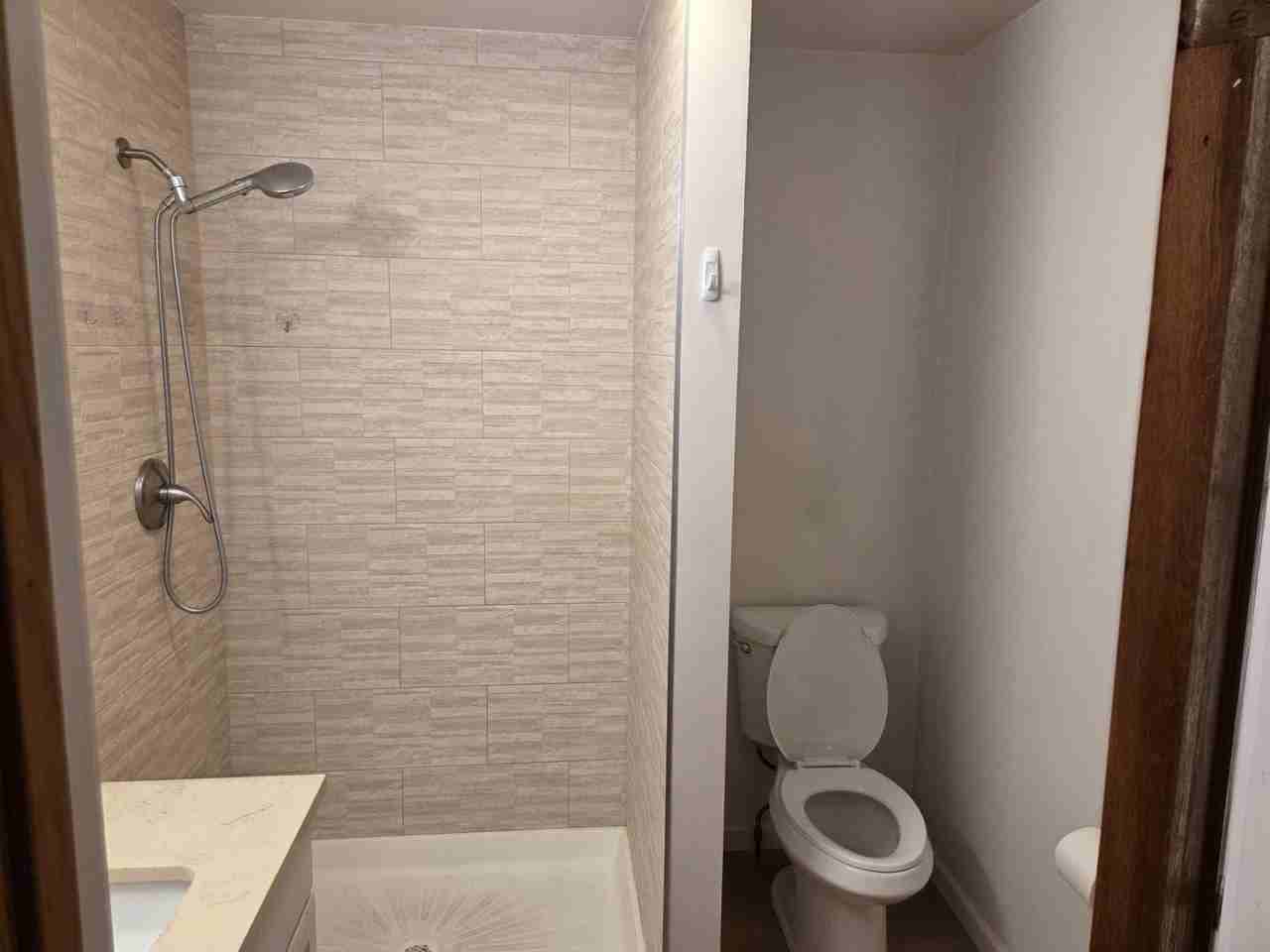 109 Erie St - Photo 6 of 10