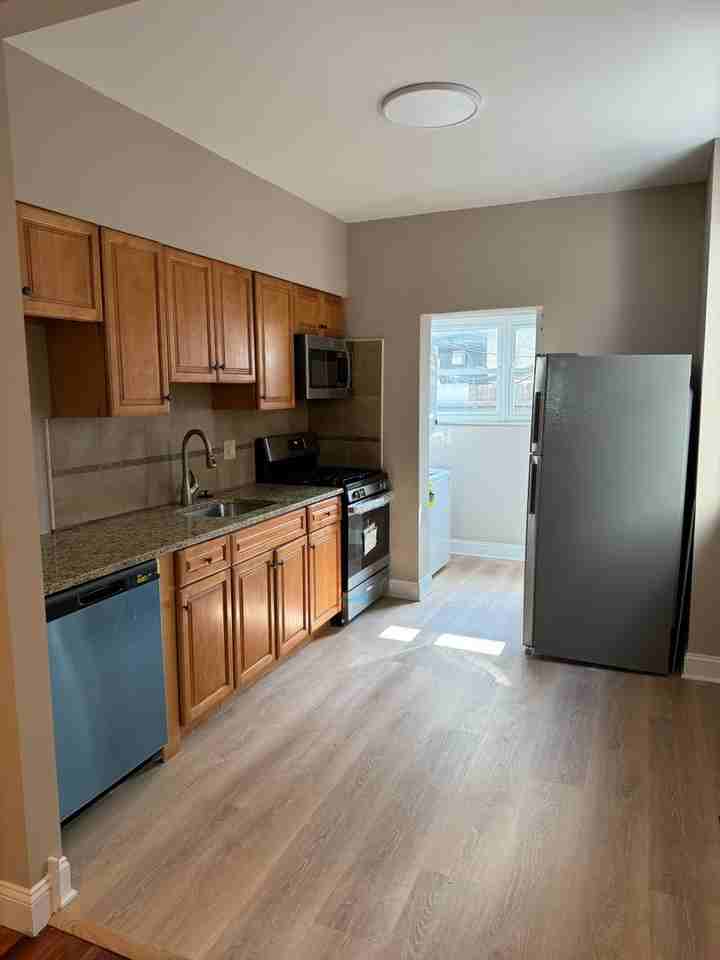 2445 S Watts St - Photo 3 of 9