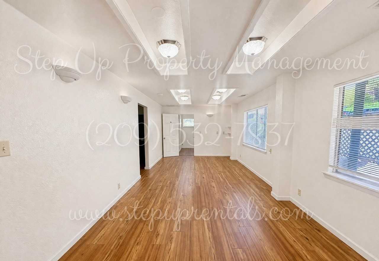 22622 Twain Harte Dr - Photo 2 of 11