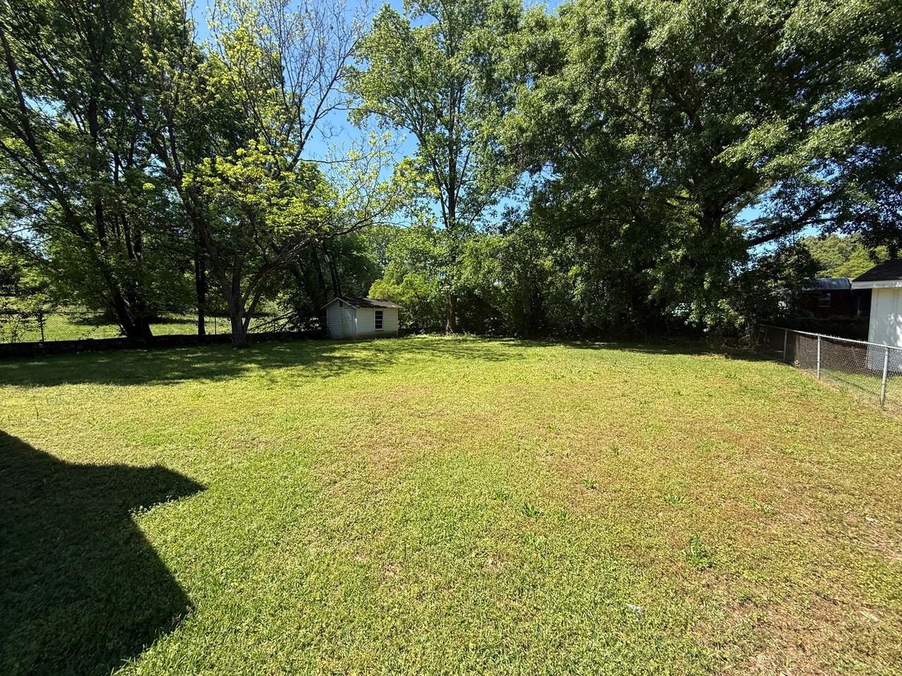 908 Greg Dr - Photo 4 of 11