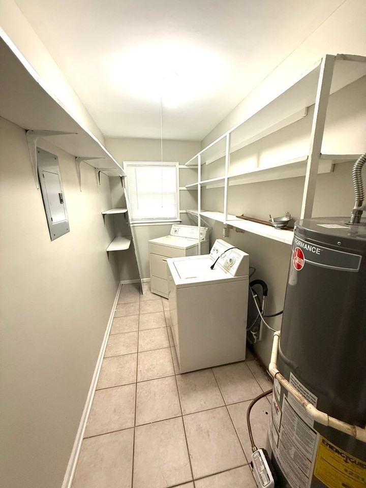 908 Greg Dr - Photo 6 of 11