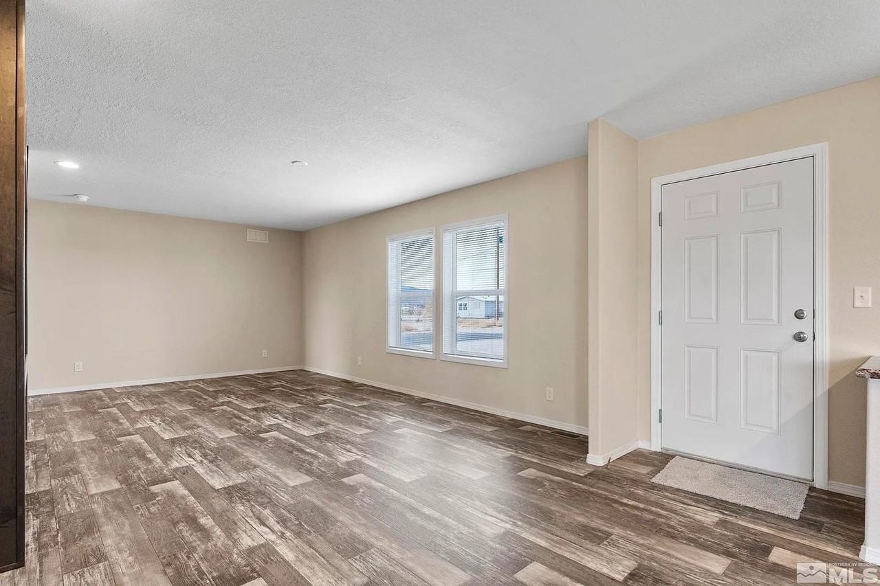 1785 E Antelope St - Photo 3 of 32