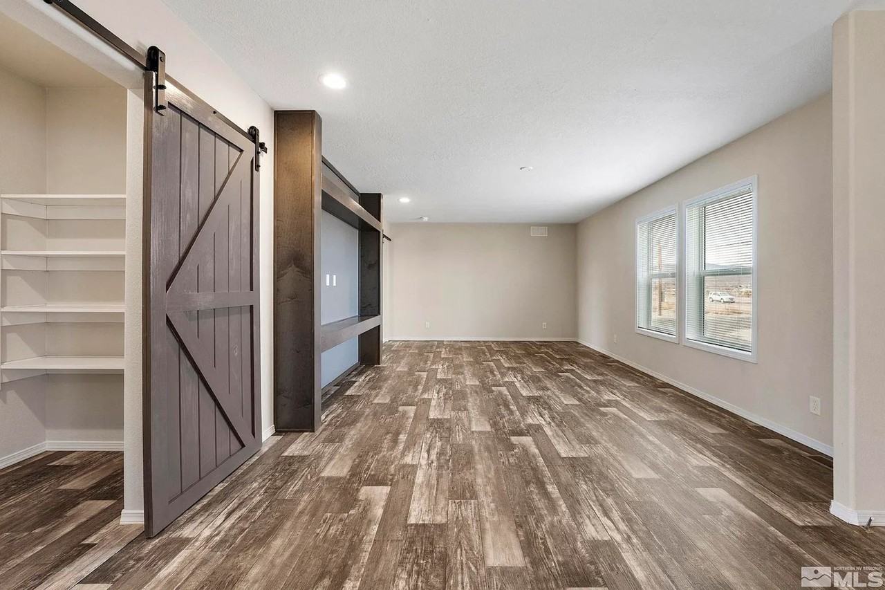 1785 E Antelope St - Photo 4 of 32