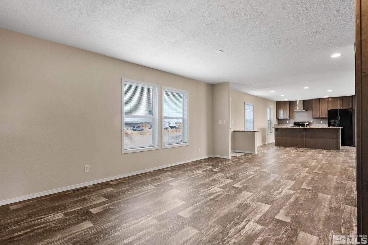 1785 E Antelope St - Photo 6 of 32