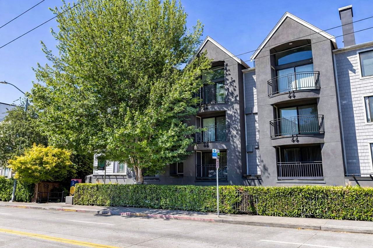Ainsley Apartments in U District - Photo 2 of 16
