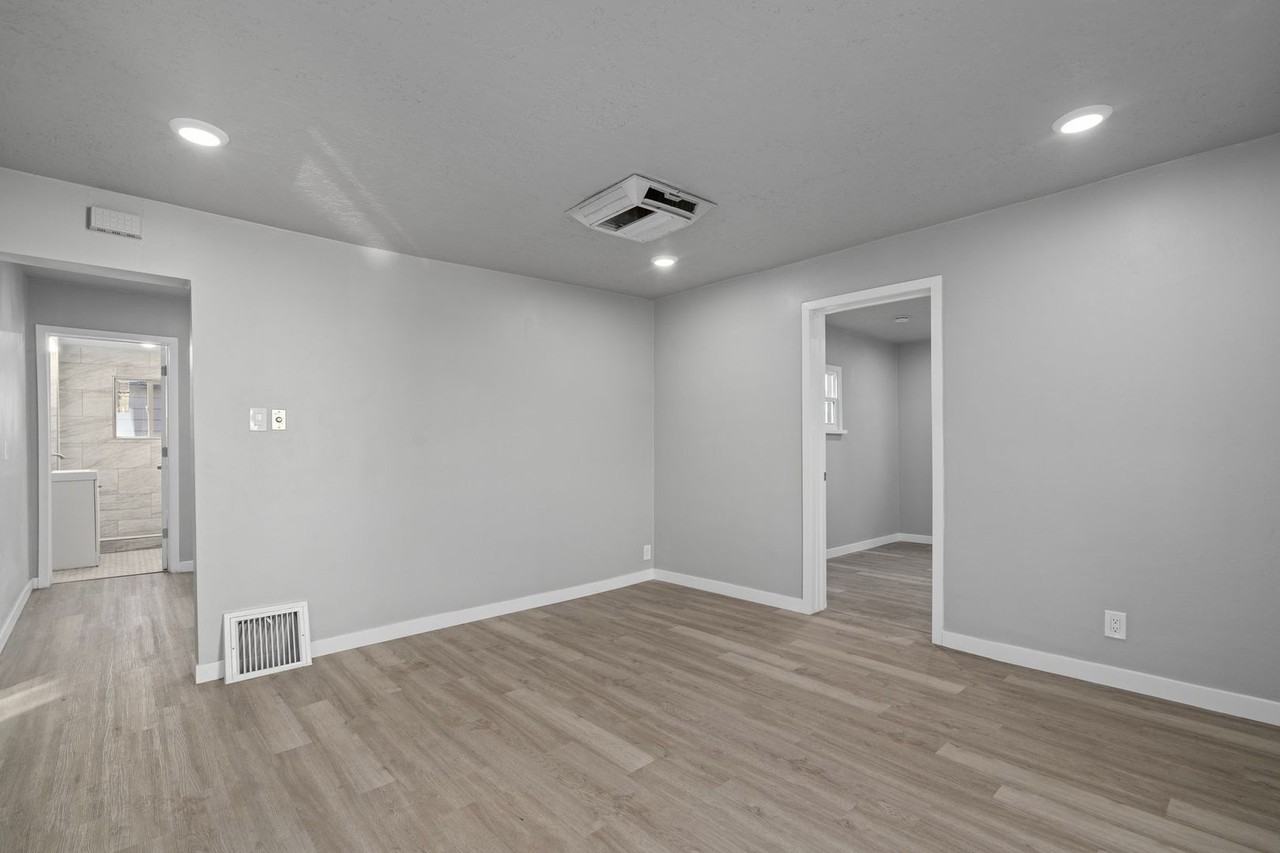 3174 S 9100 W - Photo 7 of 25