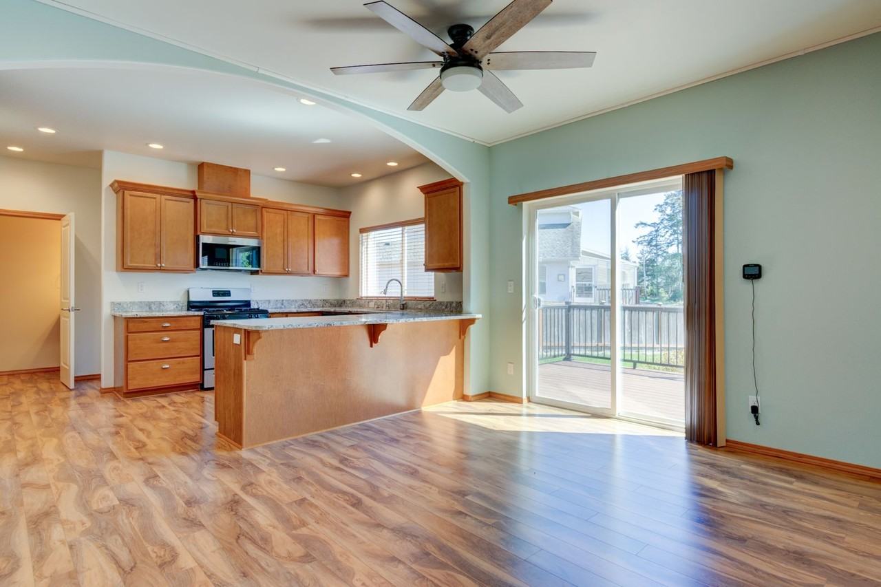 950 Lyle Ridge Cir - Photo 3 of 31