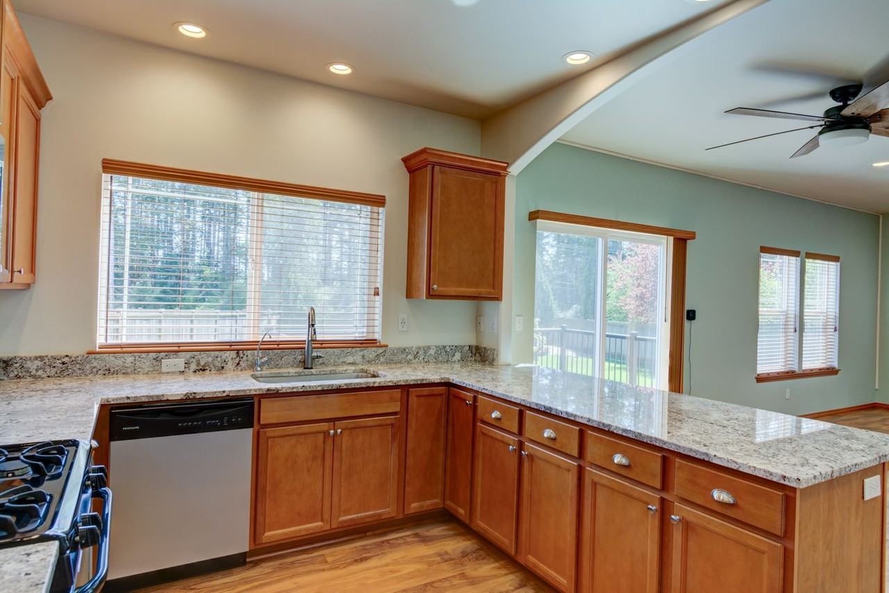 950 Lyle Ridge Cir - Photo 4 of 31