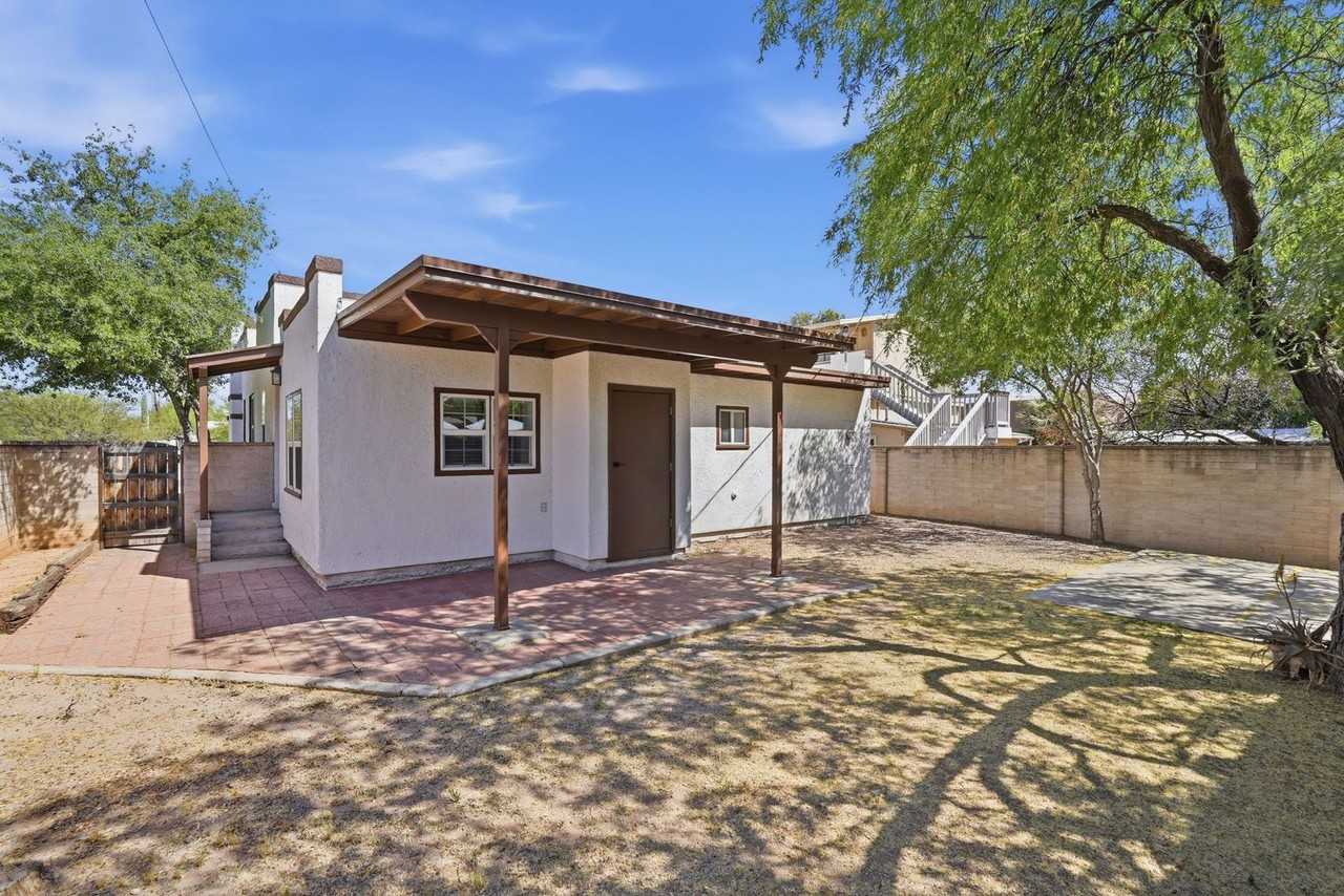 1227 N 1st Ave - Photo 3 of 28