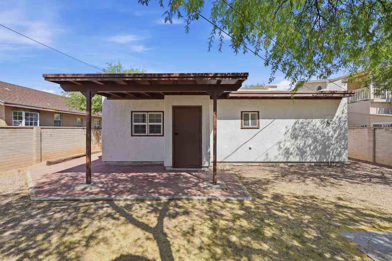 1227 N 1st Ave - Photo 5 of 28