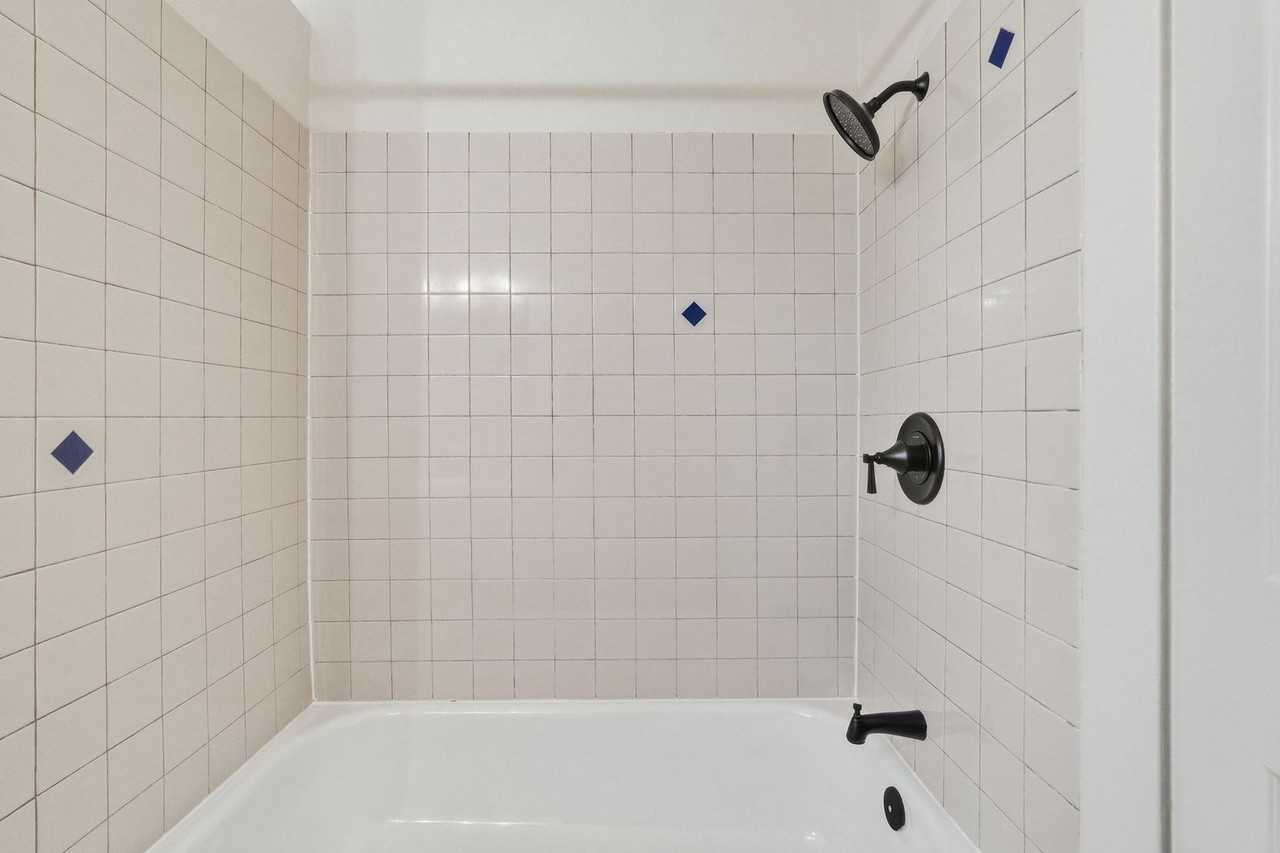 1227 N 1st Ave - Photo 7 of 28