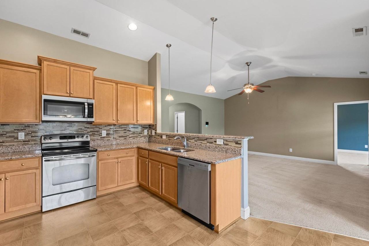 119 Moss Creek Dr - Photo 5 of 22