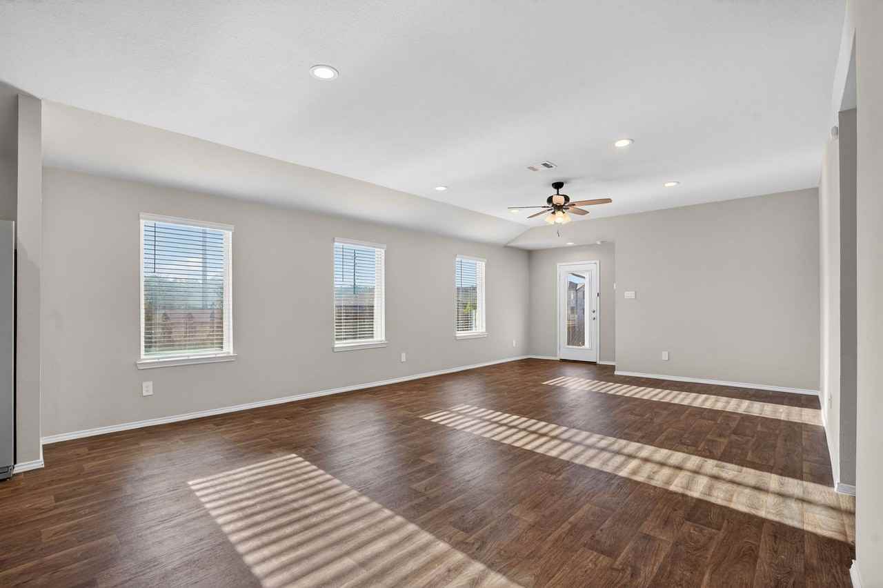 14805 Prickly Pear Cv - Photo 2 of 18