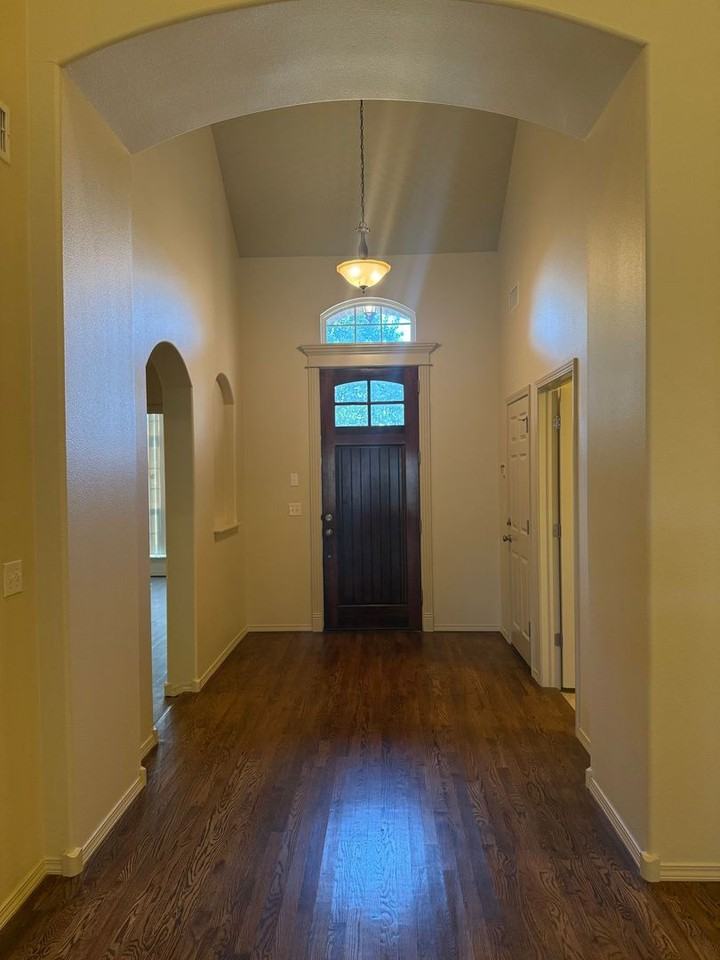 4605 N Narcissus Ave - Photo 2 of 27