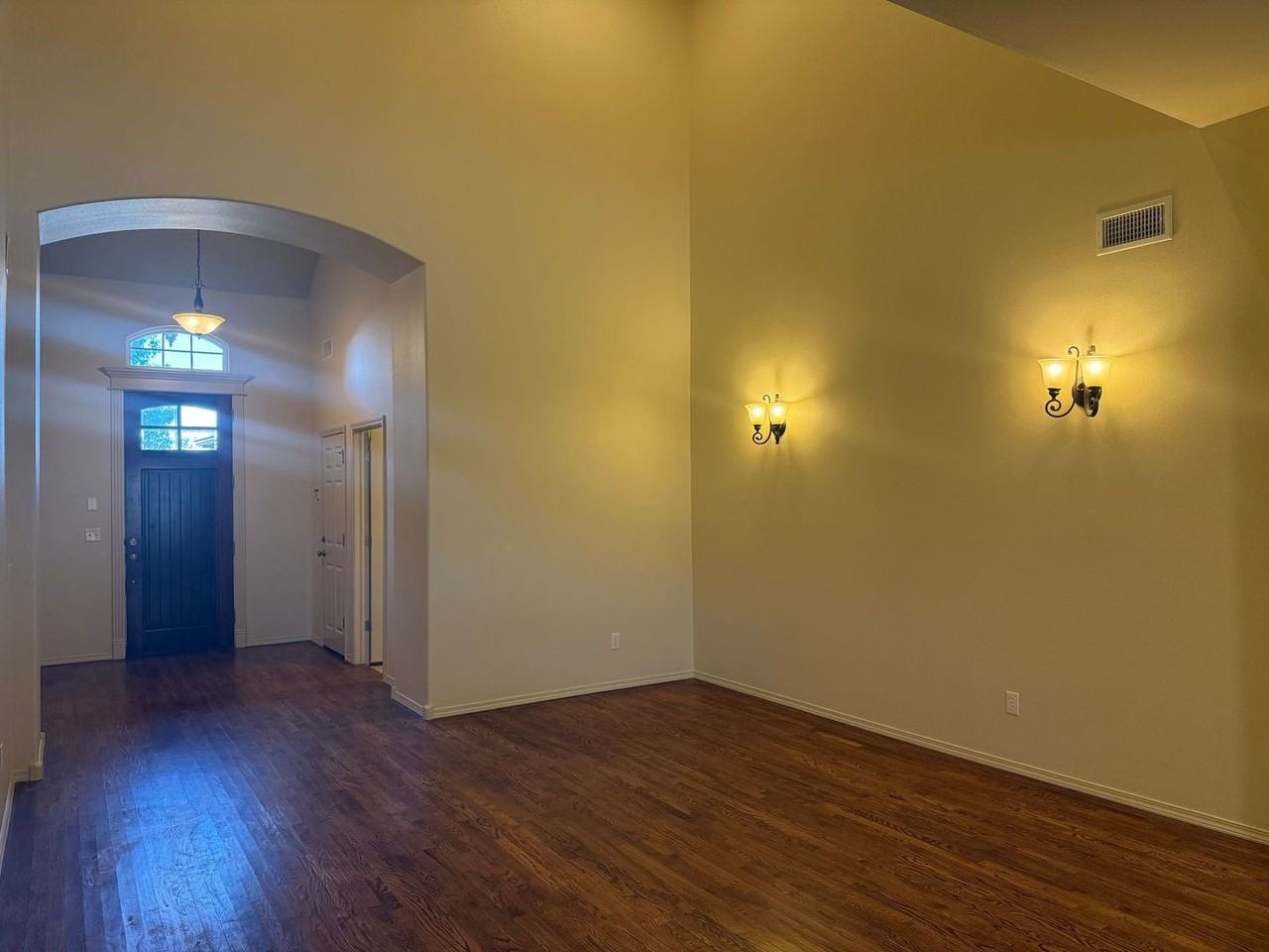 4605 N Narcissus Ave - Photo 4 of 27