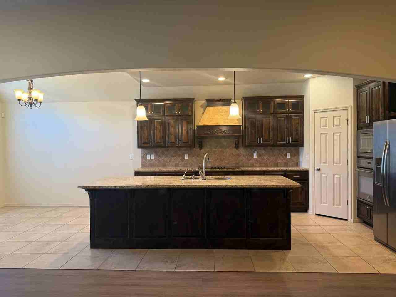 4605 N Narcissus Ave - Photo 6 of 27