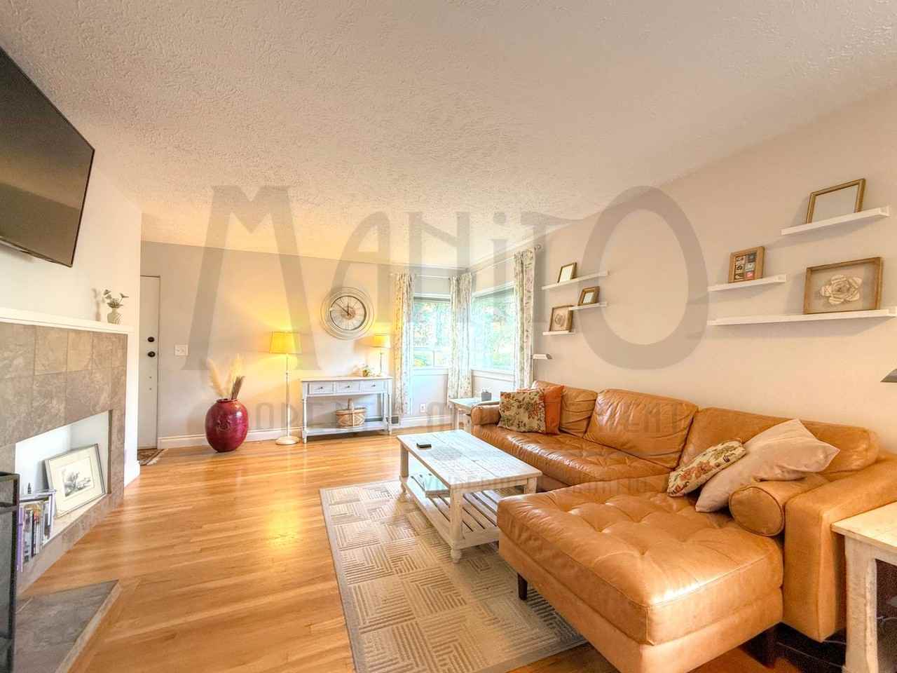 1309 S Fiske St - Photo 3 of 24